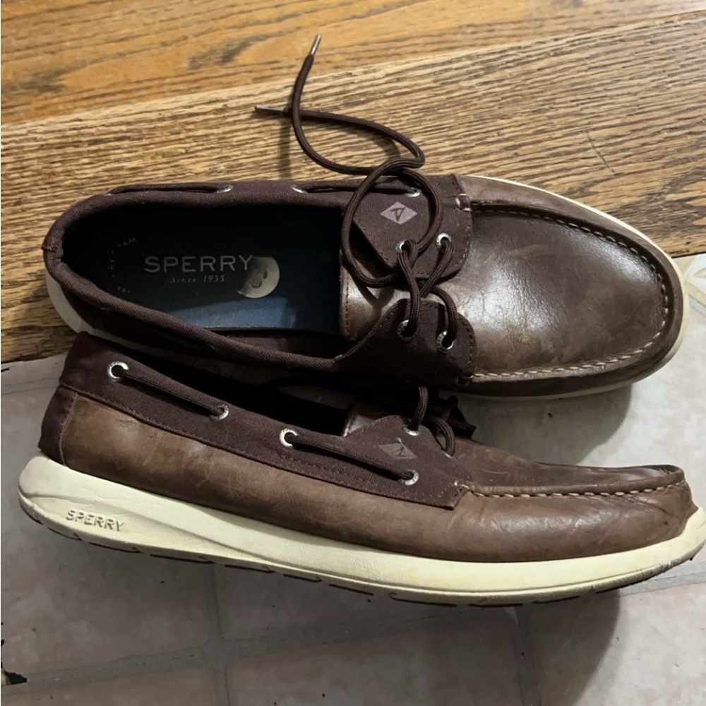 Men’s Sperrys size 13